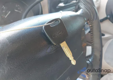 2000 Ford Ranger Xl/Xlt from USA, damaged, VIN 1FTYR14V6YPB25902